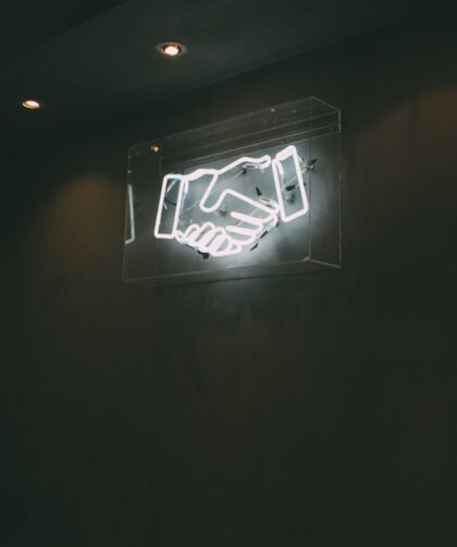 Ciche dni w związku – co naprawdę kryje się za brakiem rozmowy